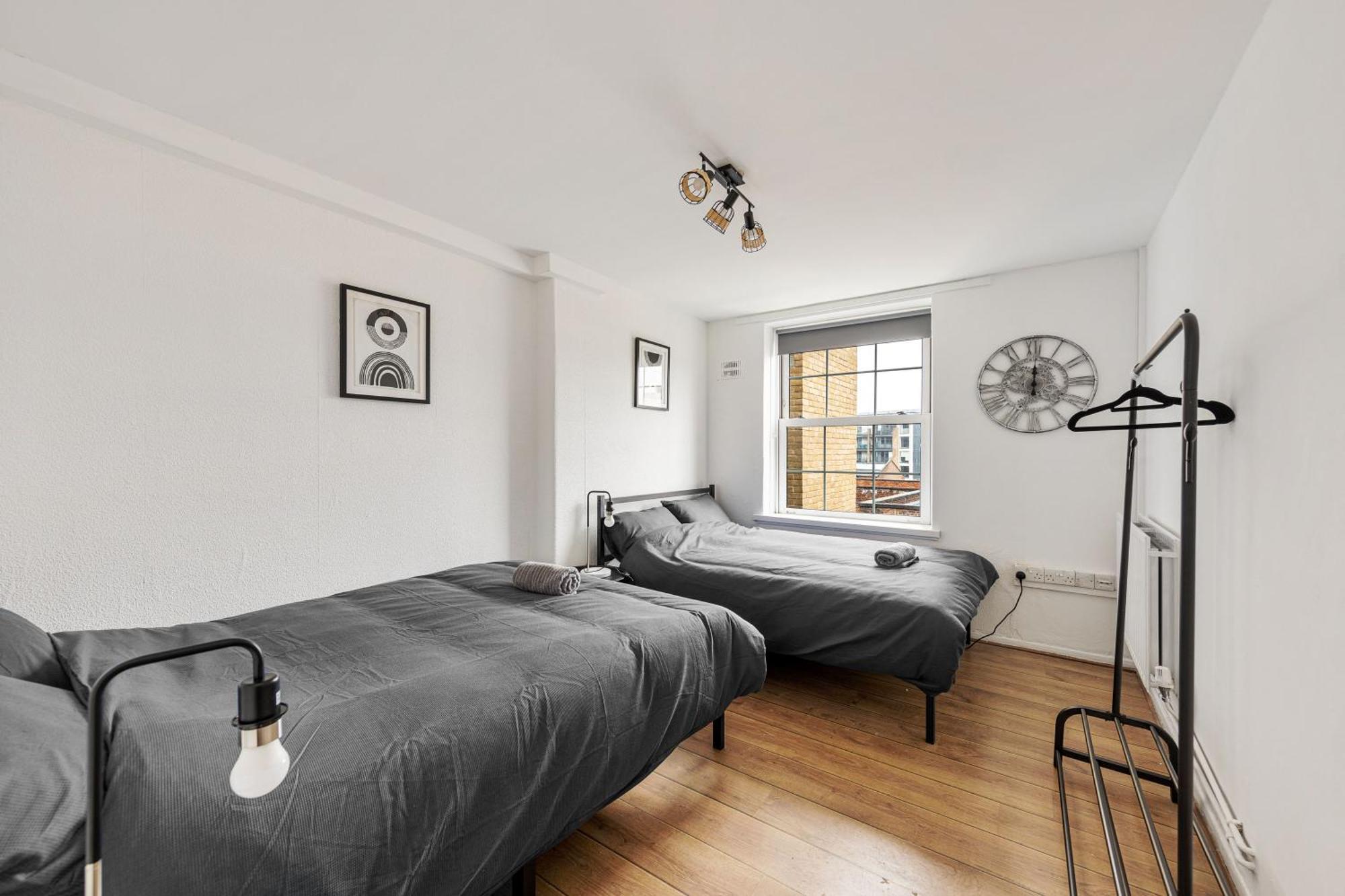 Sleek Shoreditch Hideout - 2 Bed Gem With Balcony In Central London Exterior photo