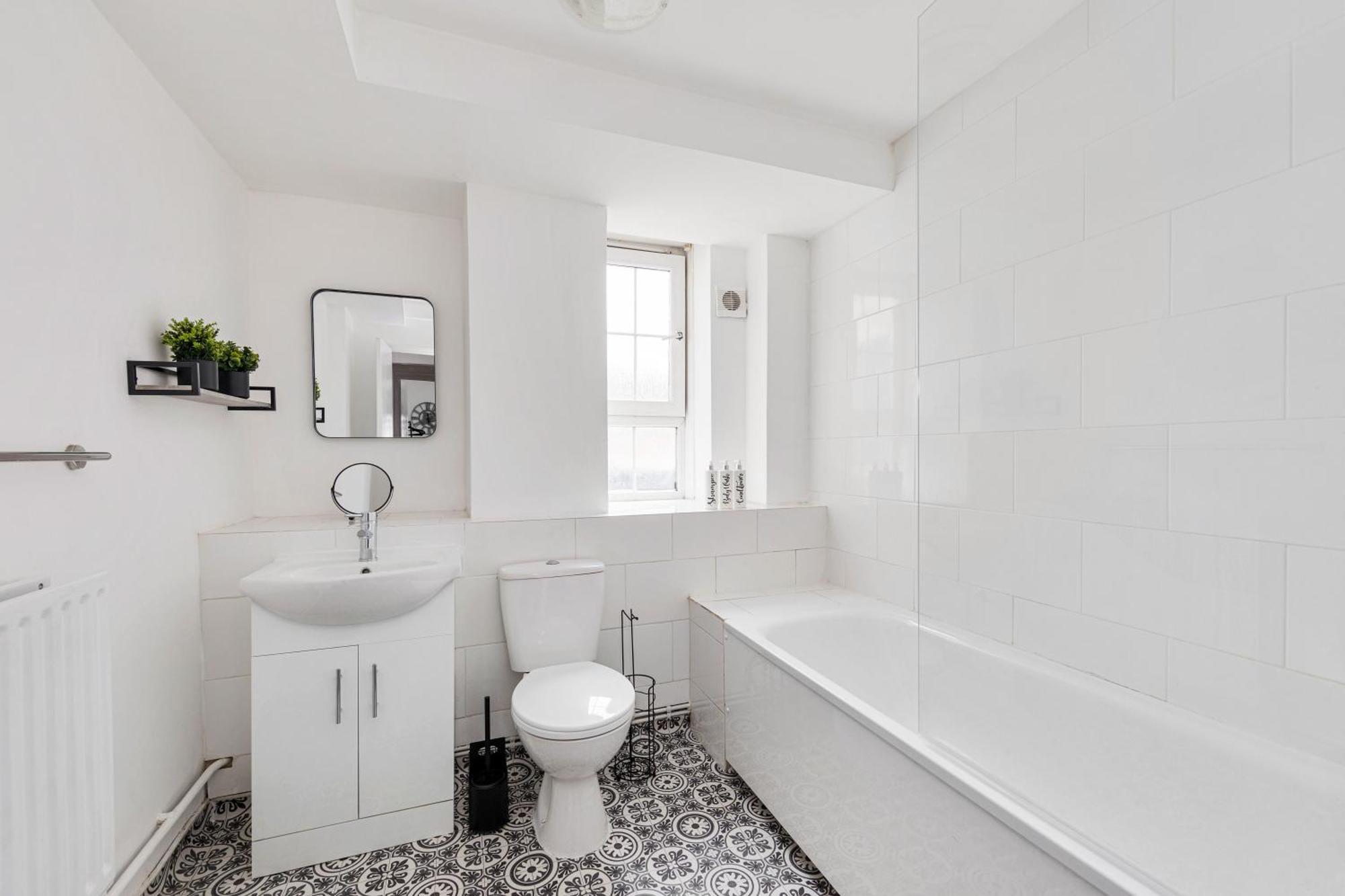 Sleek Shoreditch Hideout - 2 Bed Gem With Balcony In Central London Exterior photo