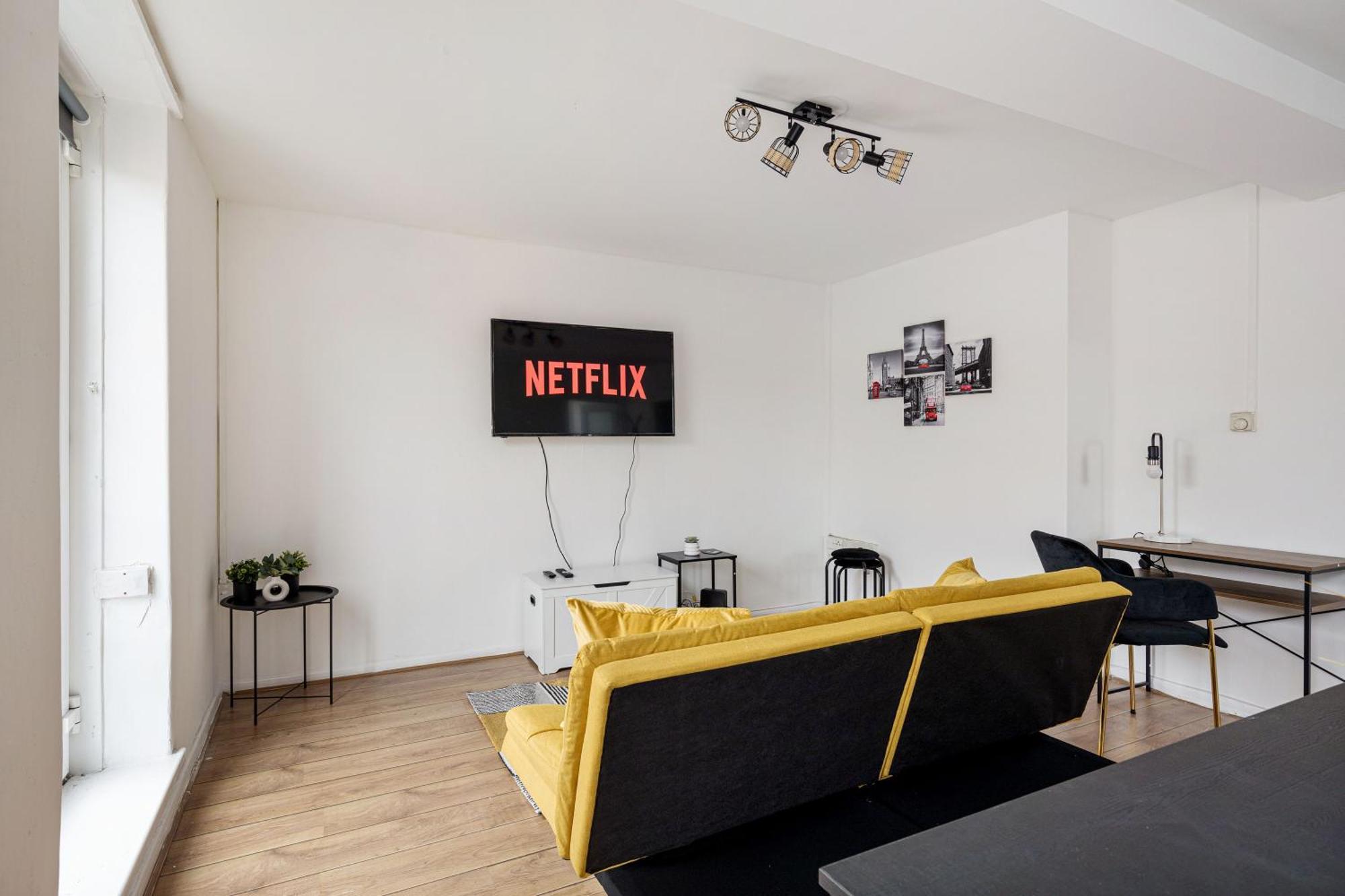 Sleek Shoreditch Hideout - 2 Bed Gem With Balcony In Central London Exterior photo
