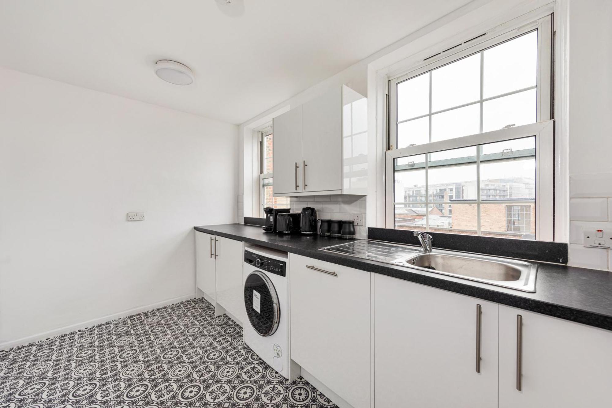 Sleek Shoreditch Hideout - 2 Bed Gem With Balcony In Central London Exterior photo