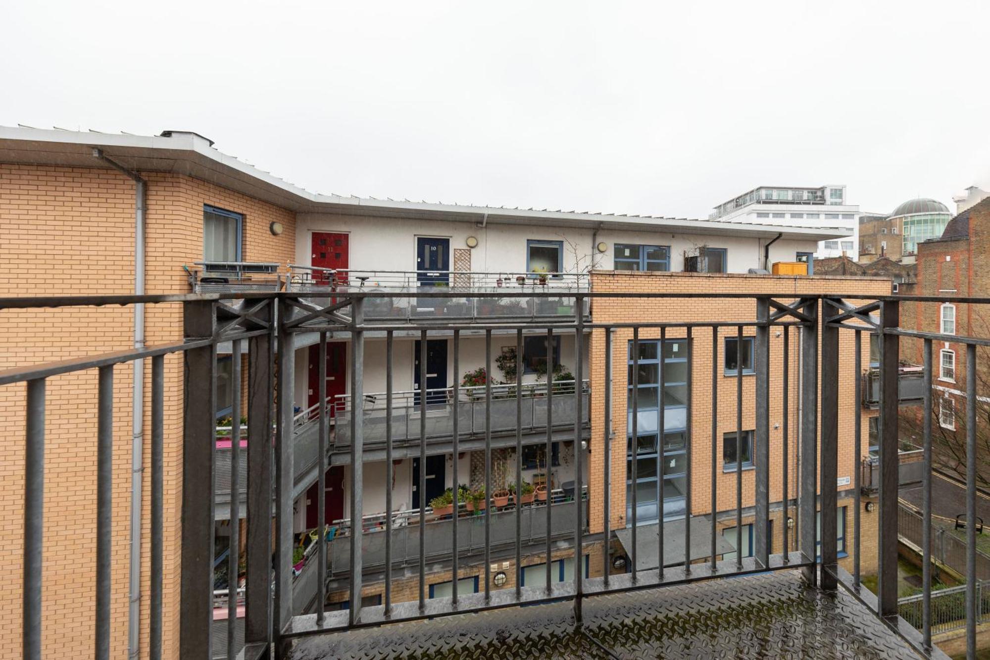 Sleek Shoreditch Hideout - 2 Bed Gem With Balcony In Central London Exterior photo